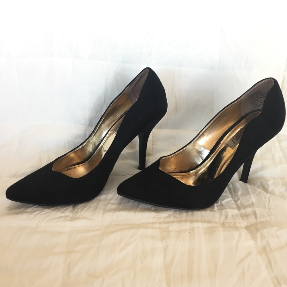 Cute Scalloped Black Heels